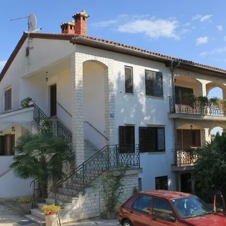 Radovan Apartment *